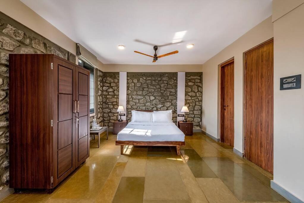 Stone Mansion By Phoenix Stays Igatpuri Extérieur photo