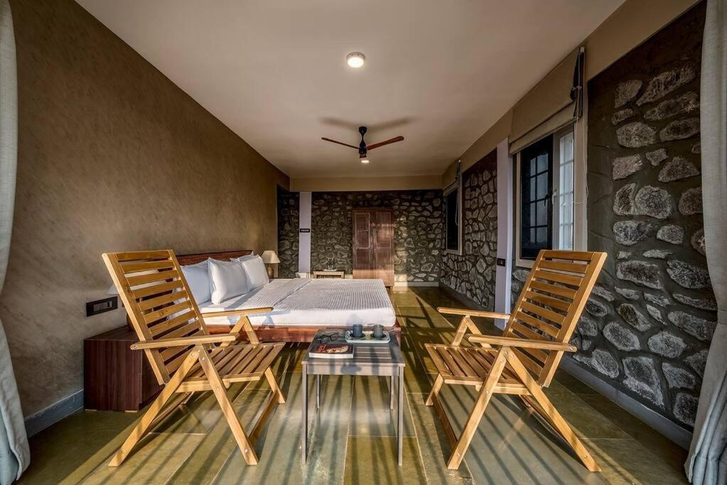 Stone Mansion By Phoenix Stays Igatpuri Extérieur photo